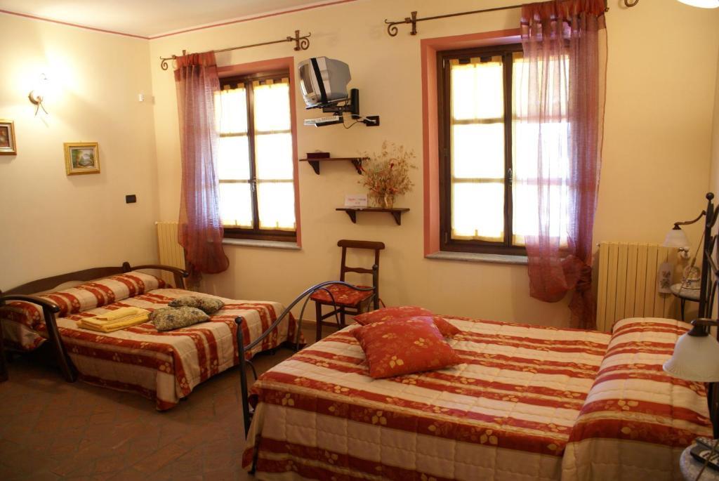 B&B Cascina Bellavista Tigliole Habitación foto